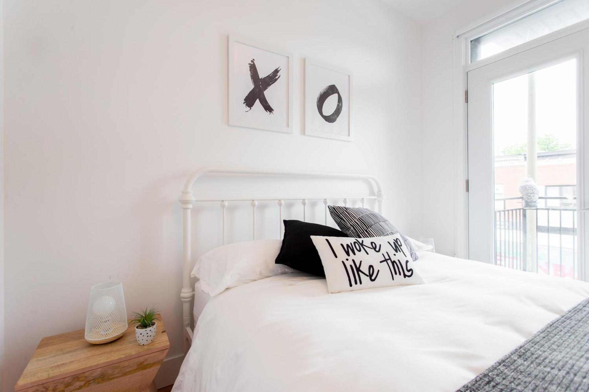 Hip, Stylish Apartment In Little Italy By Den Stays A Montréal Rum bild