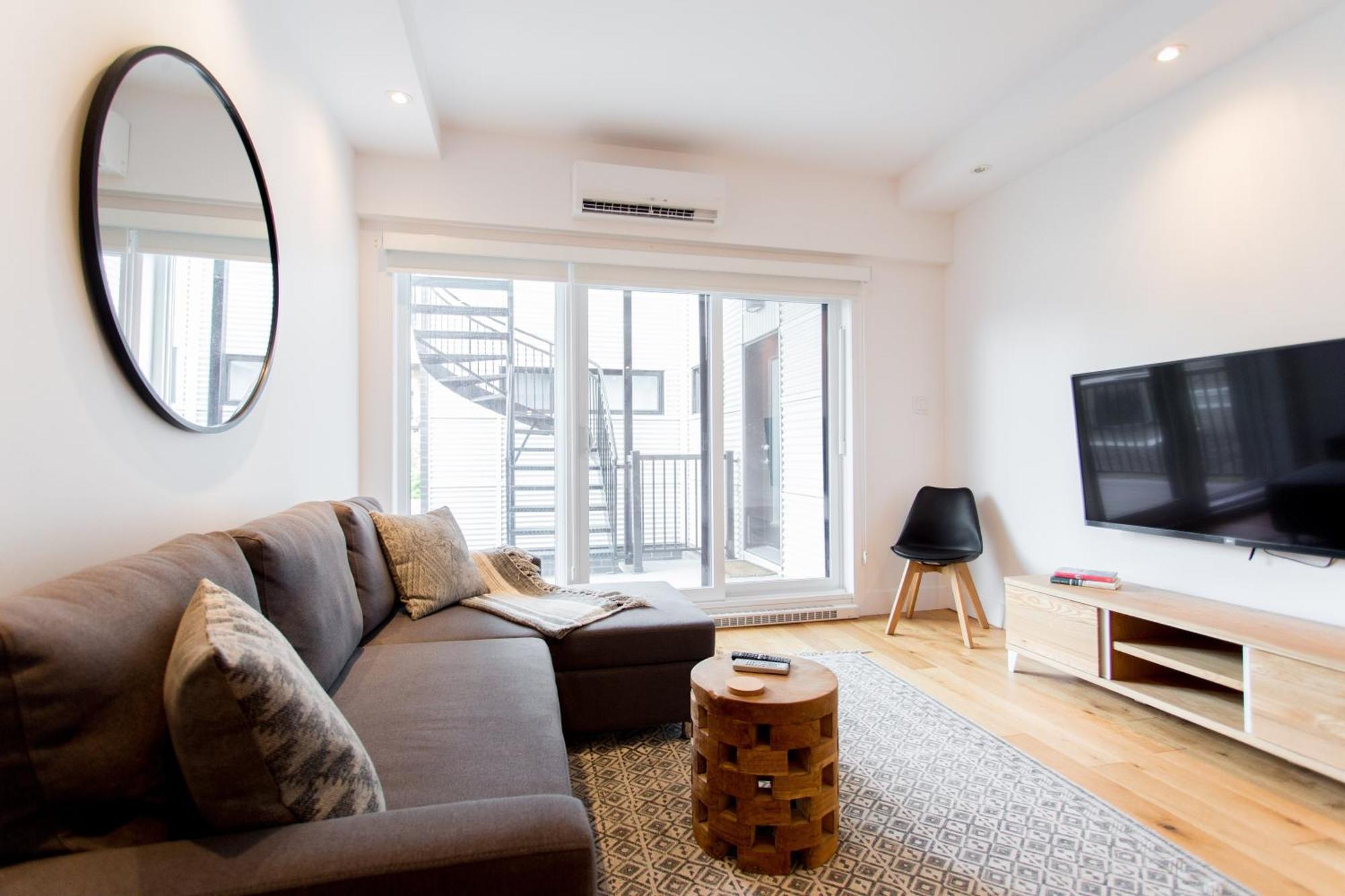 Hip, Stylish Apartment In Little Italy By Den Stays A Montréal Rum bild