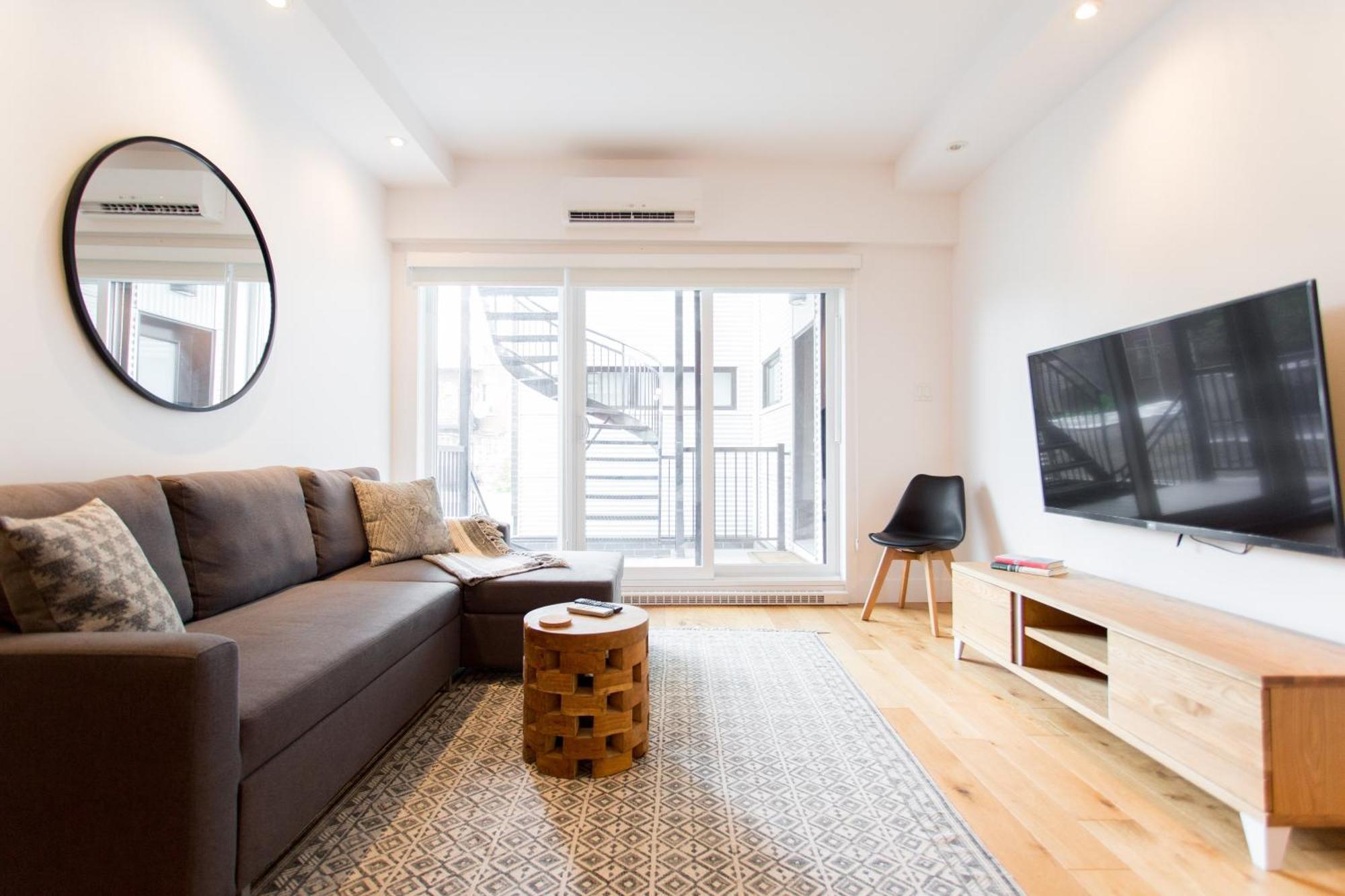 Hip, Stylish Apartment In Little Italy By Den Stays A Montréal Rum bild