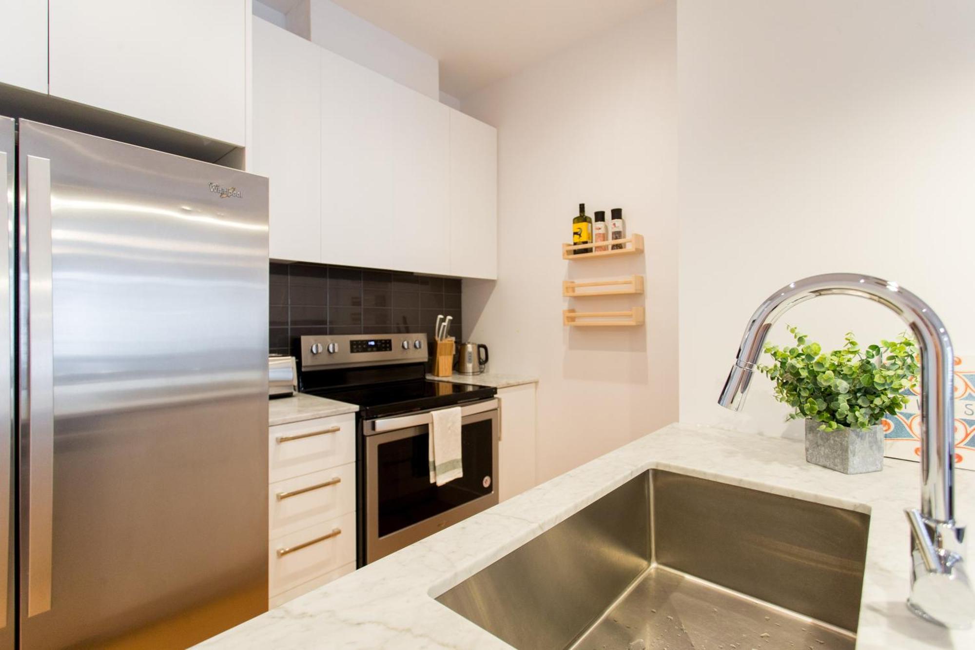 Hip, Stylish Apartment In Little Italy By Den Stays A Montréal Rum bild